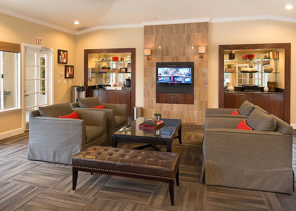 Emerald Pointe