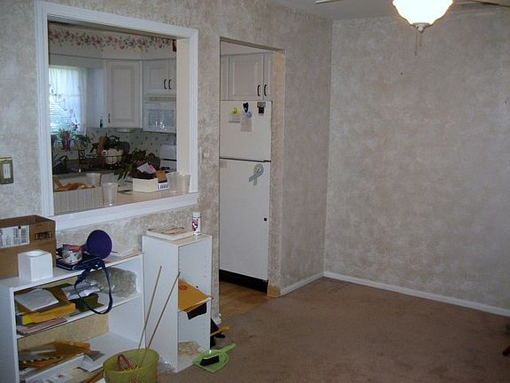 5th image of 1056 N Creekside Ct #1A