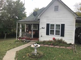 523 S 1st St, Mitchell, IN 47446