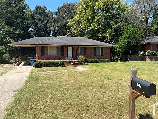 3 bed, 1025 sqft, $1,400 — Photo 1