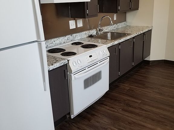 5th image of 340 Saint Clair Ave APT 104