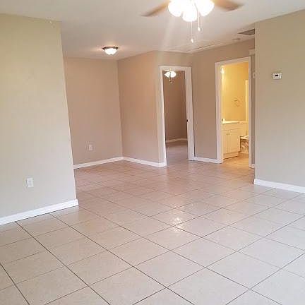 4th image of 263 Poe Ave