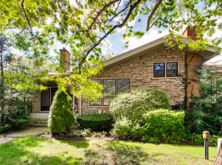 24 N Dee Rd, Park Ridge, IL 60068