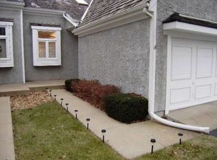 12662 Barkley St, Overland Park, KS 66209