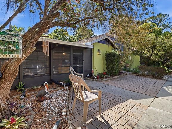 3rd image of 8324 W Earl Loop