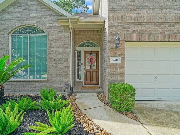 3rd image of 7211 Emerald Run Ln