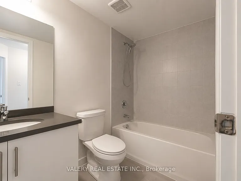 20 Woodstream Dr #15 — Photo 12