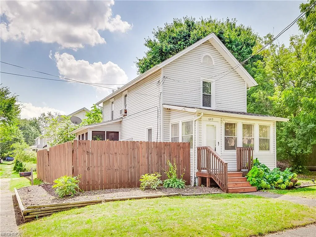 649 W Highland Ave photo 1