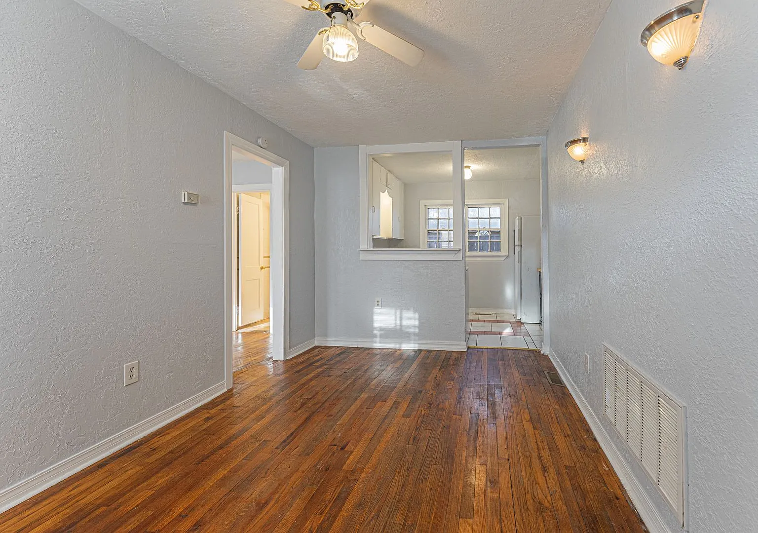 458 College Ave. — Photo 3