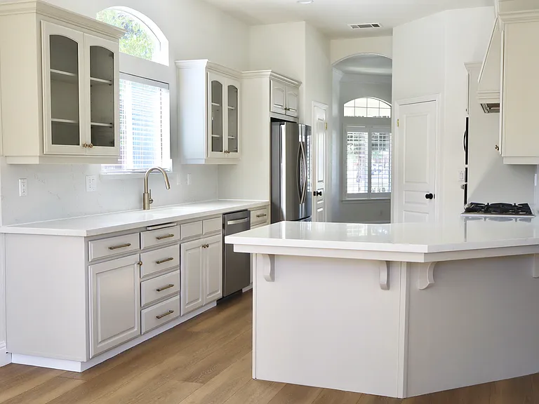 368 W Vermont Ave — Photo 2