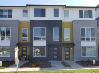 17235 SW Goldcrest Ln, Beaverton, OR 97007