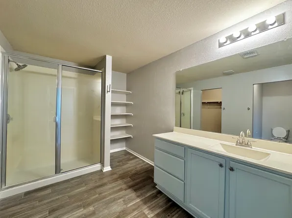 715 Luna Vista Dr, Hutto, TX 78634