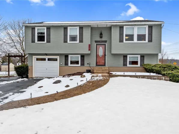 9470 Lebeau Ln, Brewerton, NY 13029