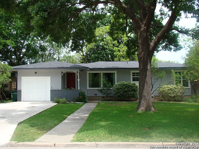 417 Harmon Dr — Photo 1