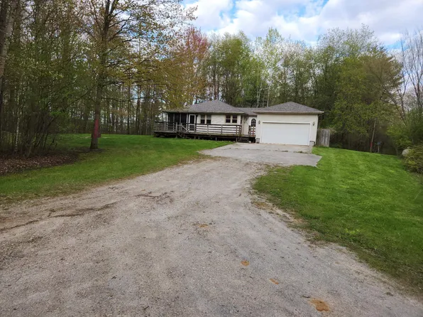 5929 N Water Rd, Sanford, MI 48657