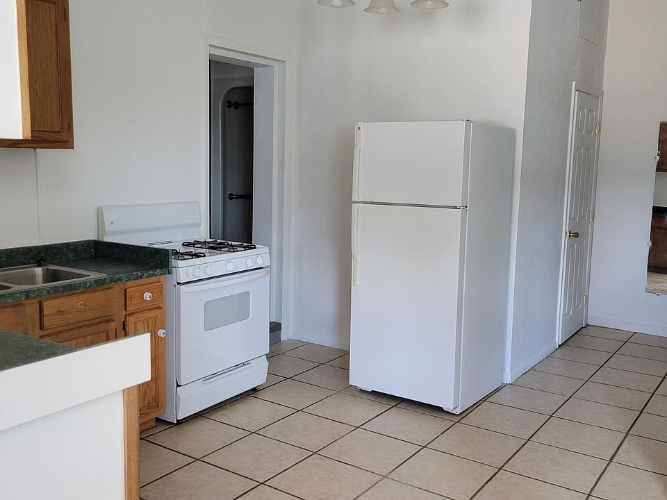 Equipped with refrigerator