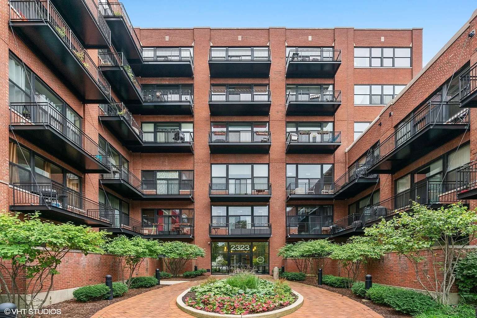 2323 W Pershing Rd APT 331 photo 1