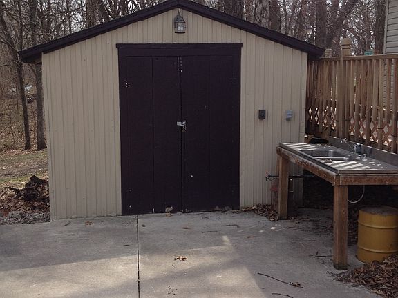 Storage shed