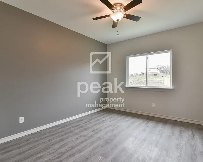 8001 Marydean Ave — Photo 15