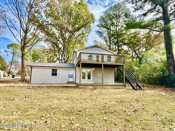 7325 Shahkoka Dr, Olive Branch, MS 38654
