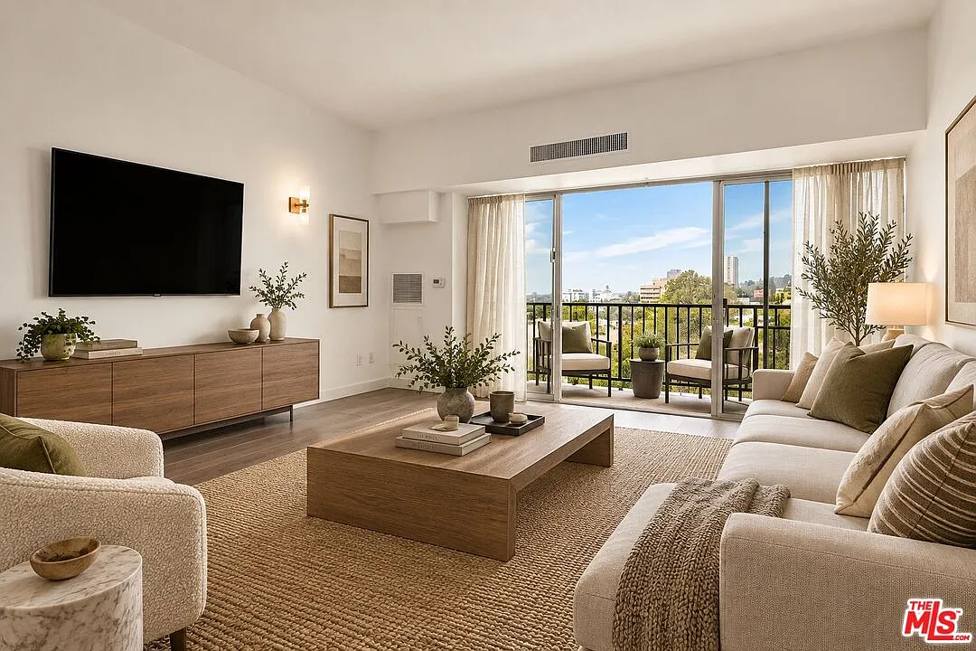 1155 N La Cienega Blvd — Photo 1