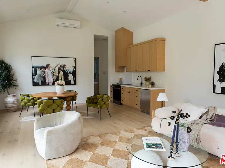 5064 Encino Ave — Photo 32