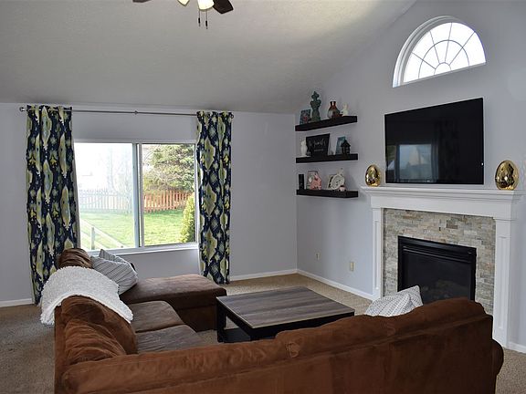 4th image of 1926 Peach Blossom Ln