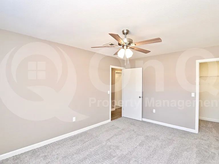 1501 E Commerce Ave — Photo 13
