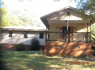 300 Golightly St, Inman, SC 29349