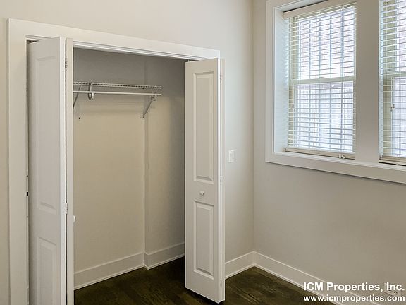 3rd image of 3915.5 N Janssen Ave #3915