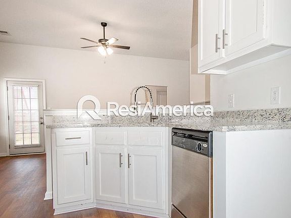 3rd image of 816 Boulevard Orleans St