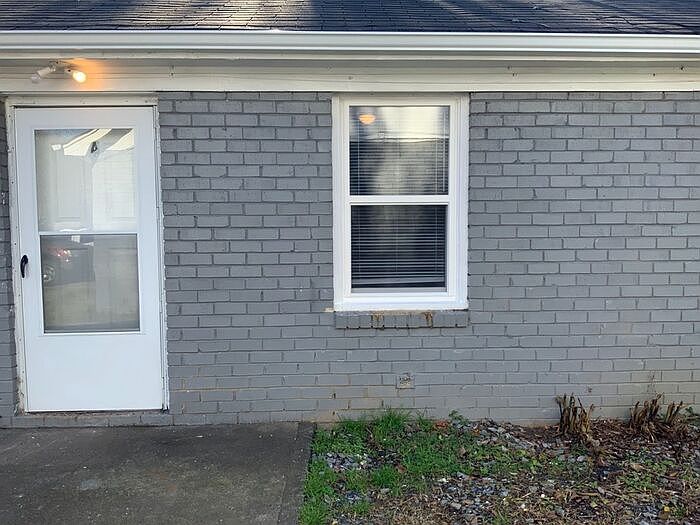 1st image of 469 Hospital Dr #B2