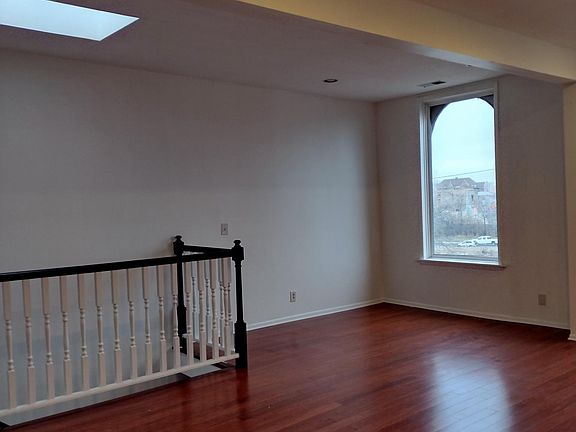 3rd image of 2717 W Congress Pkwy #2
