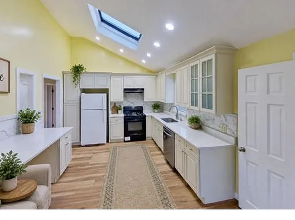 52 Rockefeller St Floor 2, Randolph, MA 02368