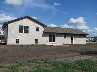 2nd image of 890 Pheasant Ln