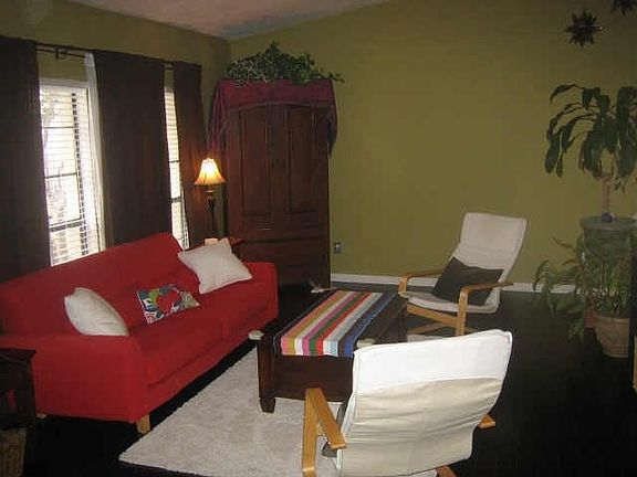 2nd image of 1304 Marcy Ct