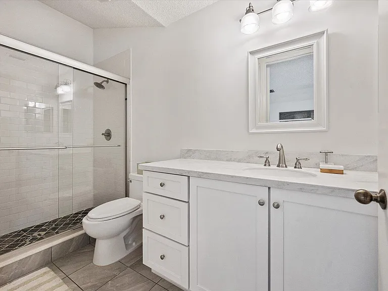2585 Sheltingham Dr — Photo 35
