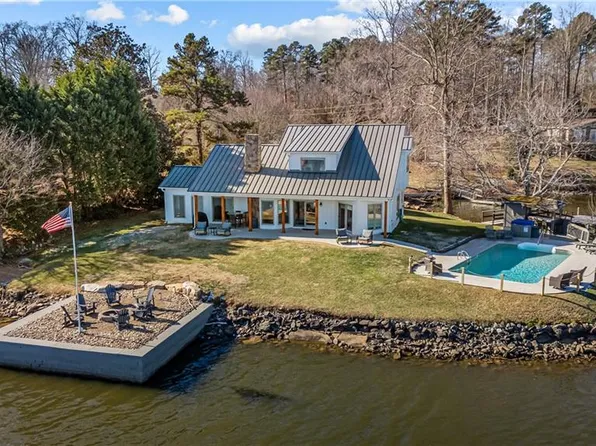 219 Lake Pines Ln, Lexington, NC 27292