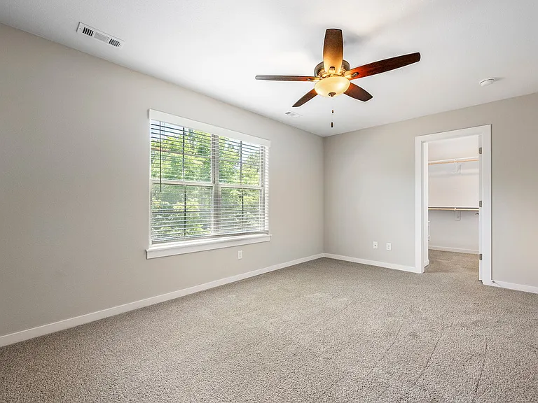 2369 E Amherst Aly — Photo 16