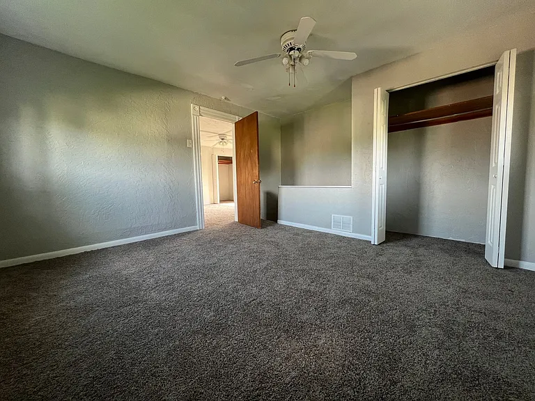 218 Mary St — Photo 4