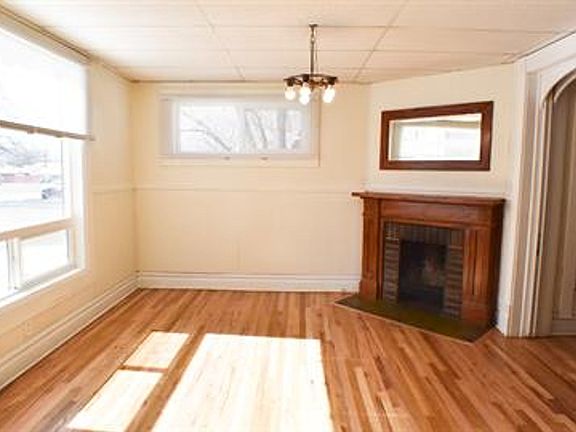2nd image of 402 Ouray Ave #402