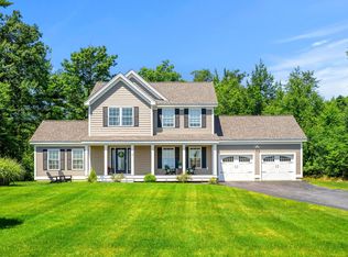14 Churchill Dr, Hooksett, NH 03106