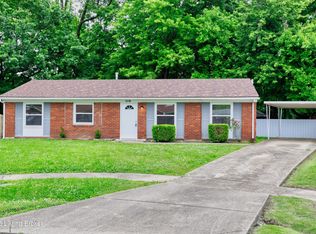 5216 Terrace Green Cir, Louisville, KY 40218