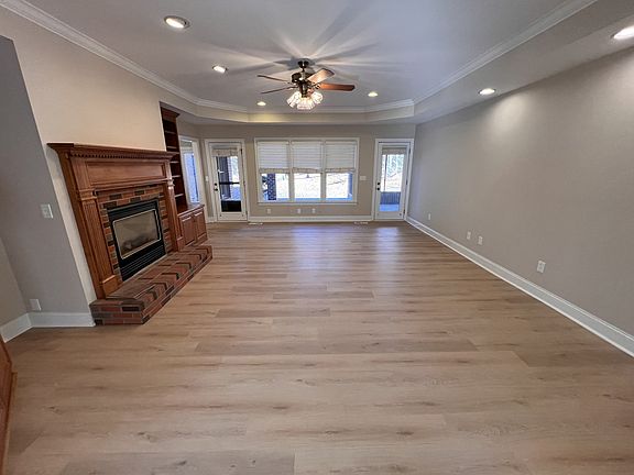 5th image of 281 Holly Dr