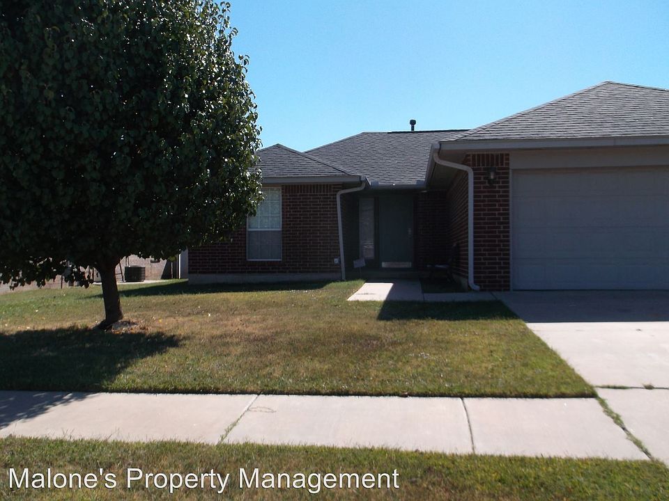 1st image of 8618 NE 34th Pl