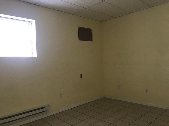 2nd image of 1627 Jackson St Floor 1