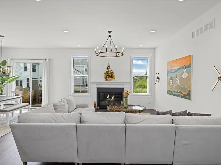 5636 Suffolk Ct — Photo 18