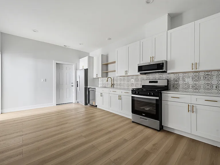 2301 S Laramie Ave #3 — Photo 9