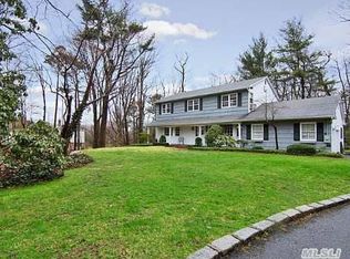 54 Dunlop Rd, Huntington, NY 11743