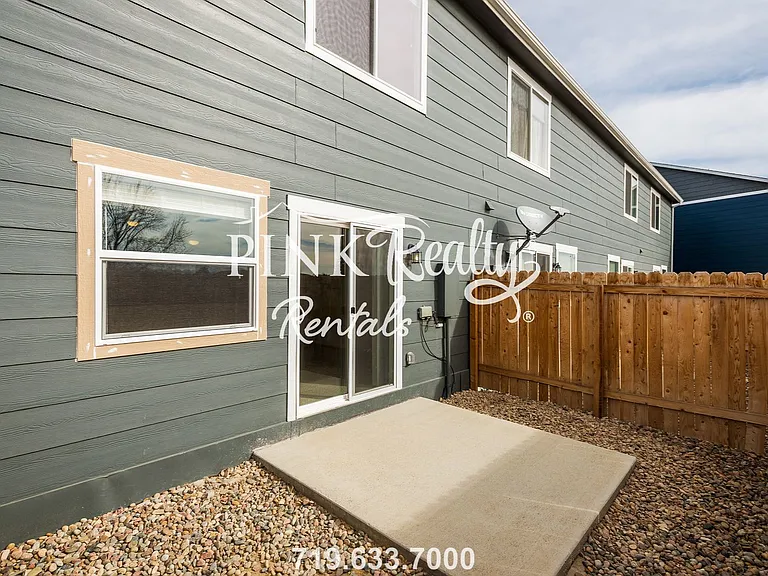2325 Washo Cir — Photo 38
